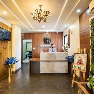 7Th Cloud Club & Resort